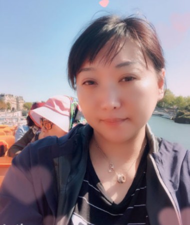 Sun, 48 ans