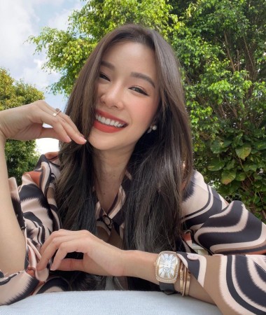 Suthida, 38 ans